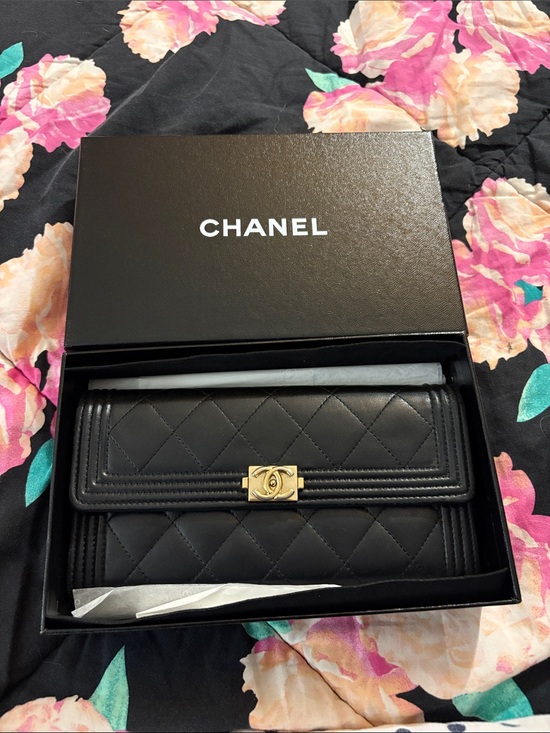 CHANEL Handbags - CHANEL Black Quilted Lambskin Leather Wallet